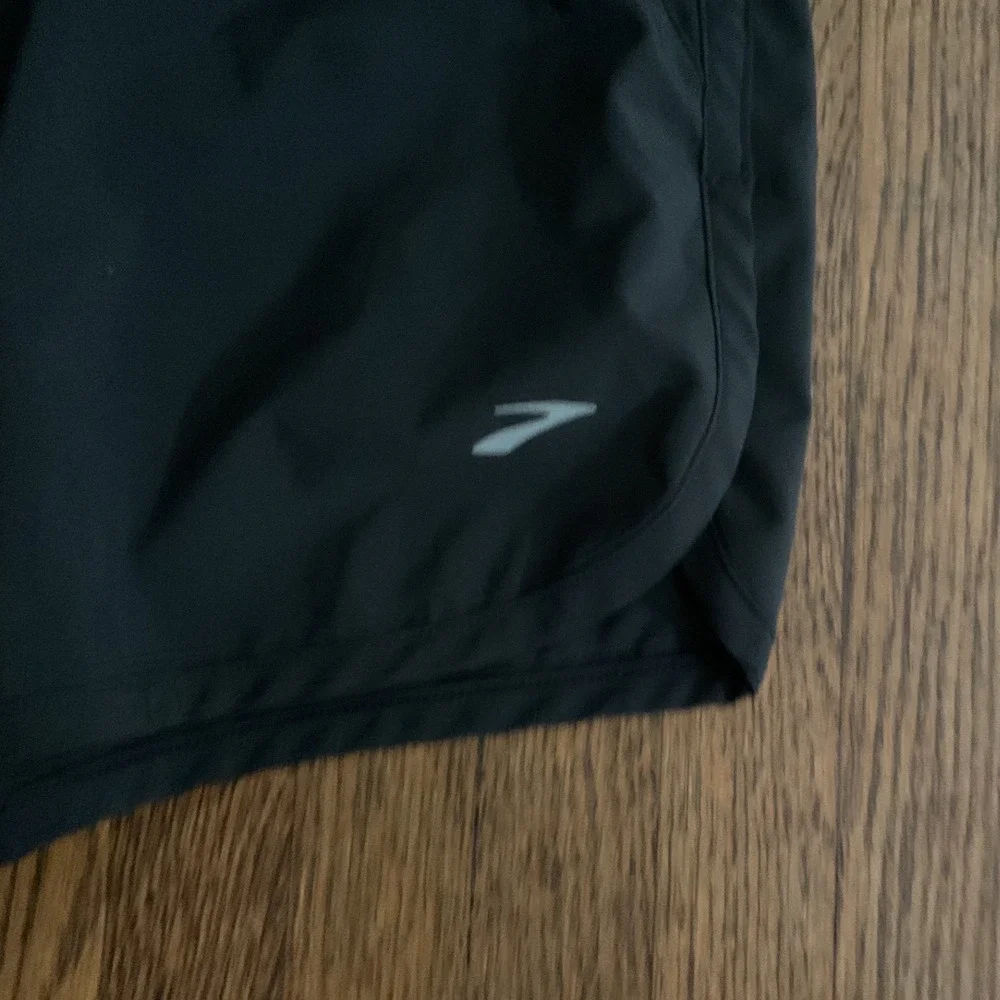 Brooks Womens Running Shorts Black Athletic Gym Training Zipper Pocket - Picture 3 of 4